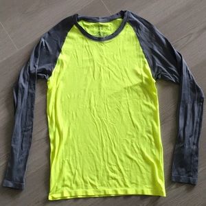 NWOT Champion Duo Dry Long Sleeve Shirt